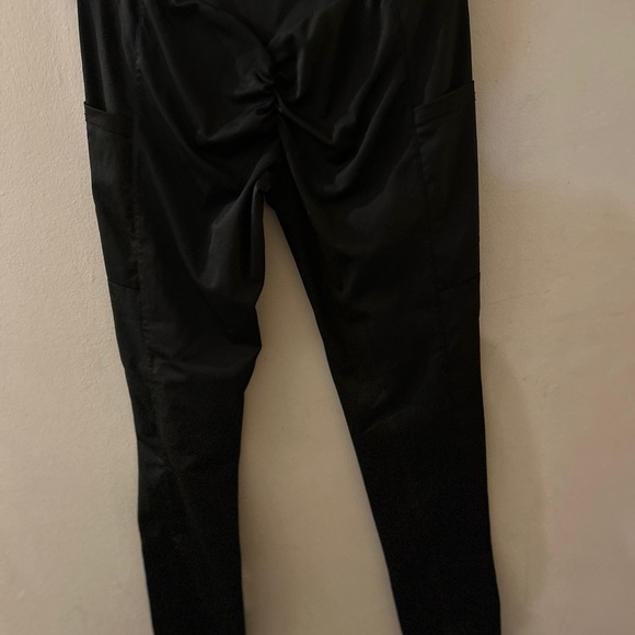 Those Tik Tok butt leggings ;) - Picture 2 of 2